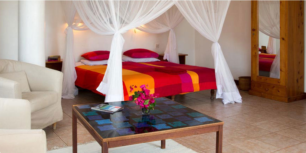 Q-Bar & Guesthouse Дар-эс-Саламе Экстерьер фото