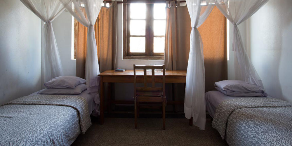 Q-Bar & Guesthouse Дар-эс-Саламе Экстерьер фото