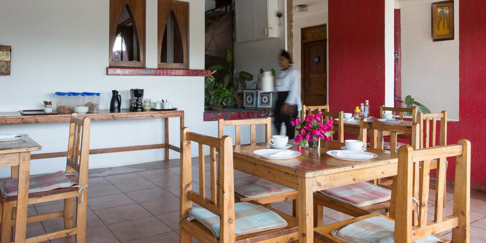 Q-Bar & Guesthouse Дар-эс-Саламе Экстерьер фото